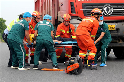 福泉沛县道路救援